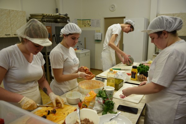 Práce ve stravování