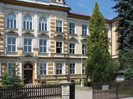 Střední lesnická škola, Hranice, Jurikova 588