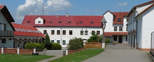 Střední Škola, Základní Škola A Mateřská Škola DC 90, S.r.o.