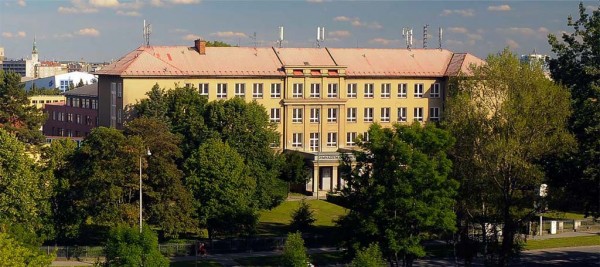 Gymnázium, Olomouc - Hejčín, Tomkova 45